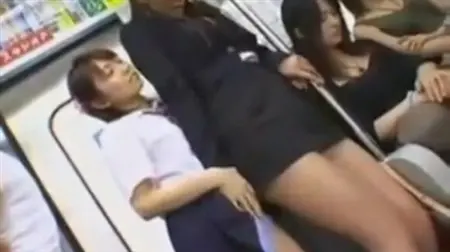 Японские лесбиянки в автобусе
